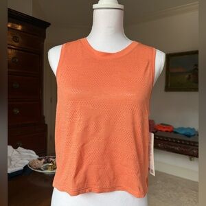 NWT Lululemon Train to Be Tank
Dot Camo Golden Apricot size 6